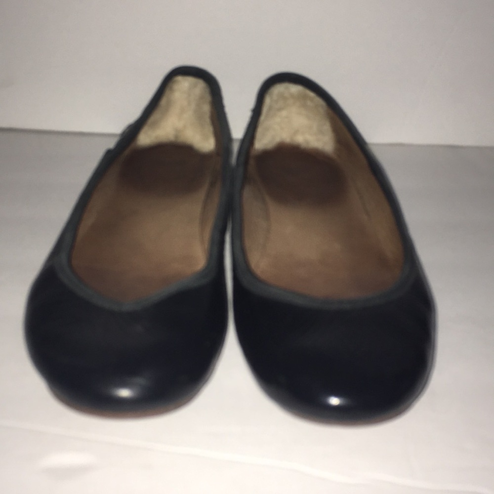UGG black flats size 7 Good condition. - Picture 6 of 16